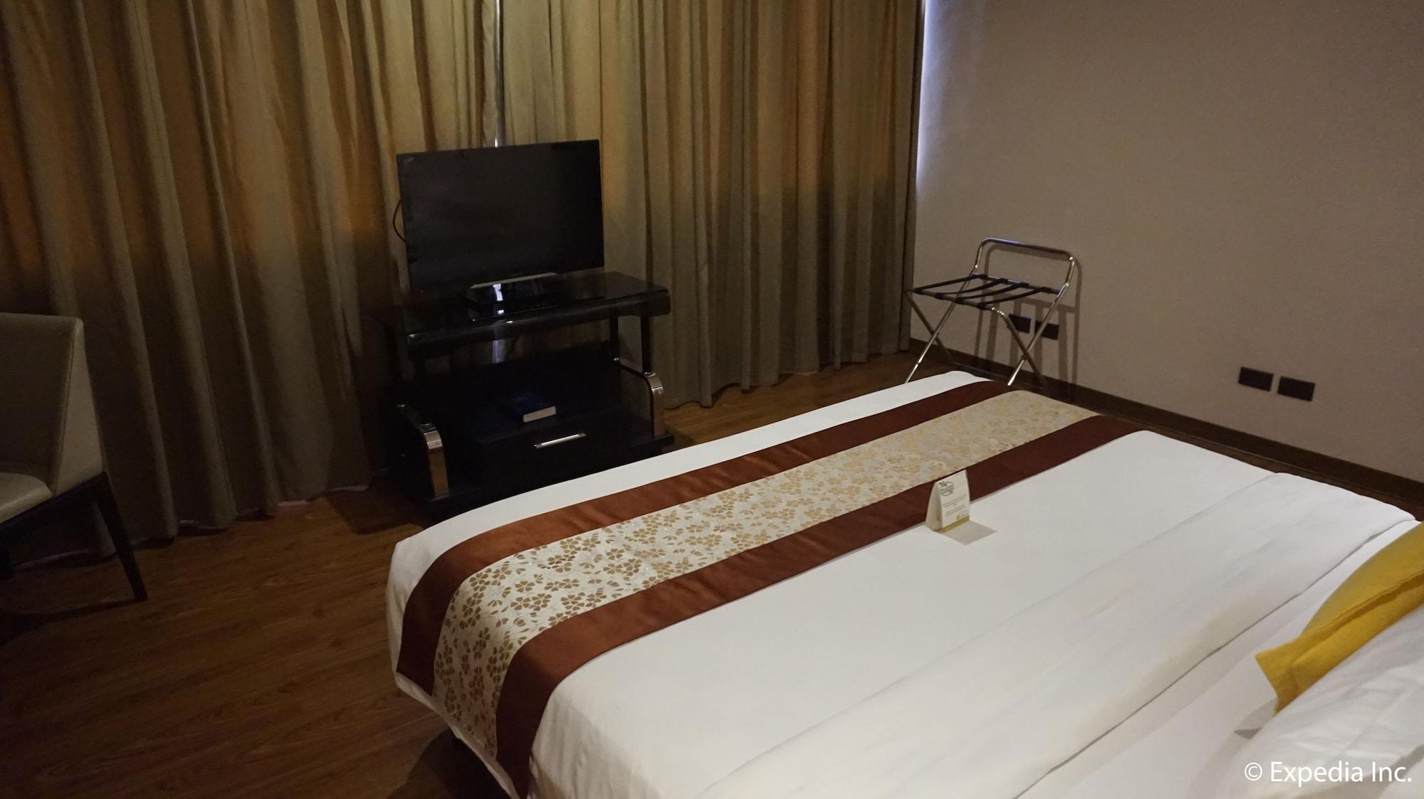 Hotel Ace And 4*